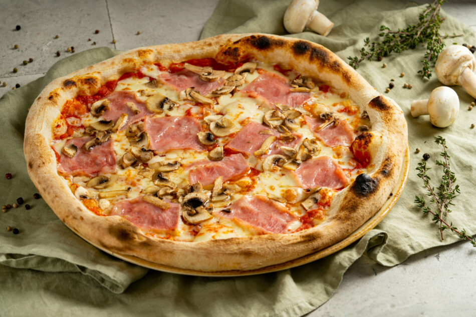 ПИЦЦА С ВЕТЧИНОЙ И ГРИБАМИ