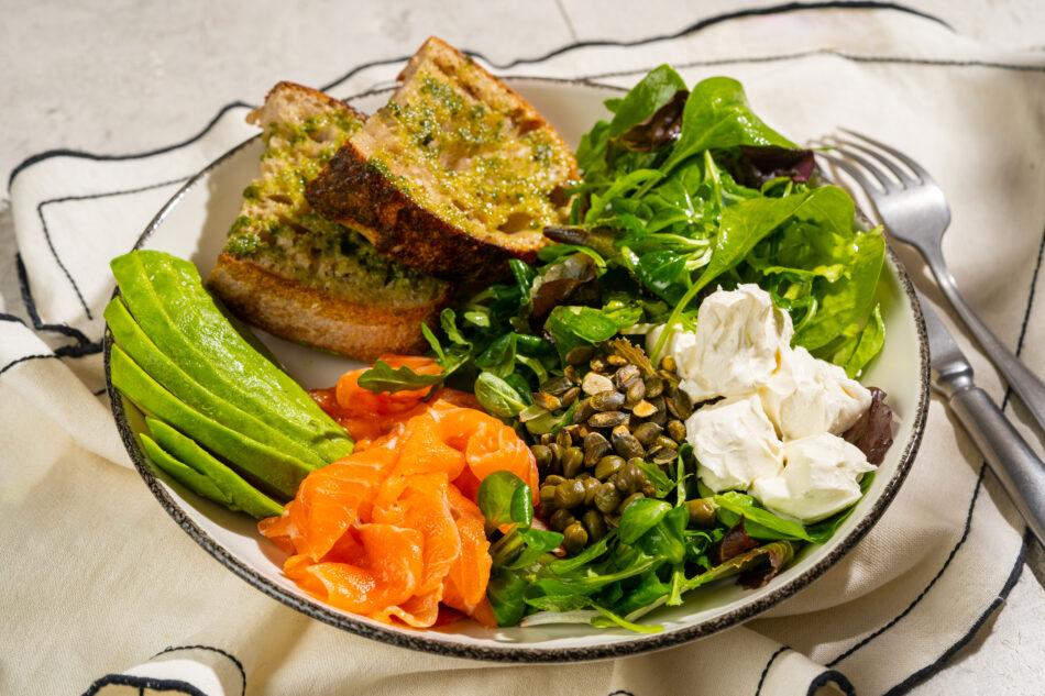 ЛОСОСЬ С АВОКАДО